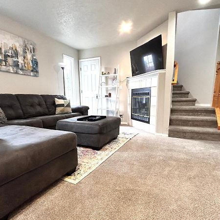 The Getaway Se Boise Condo Across The Street From Greenbelt, Bown Crossing And Boise River 3Bd 3Bath, 4 Beds! Lovely, Homey, Dining Table Seats 6 Buitenkant foto