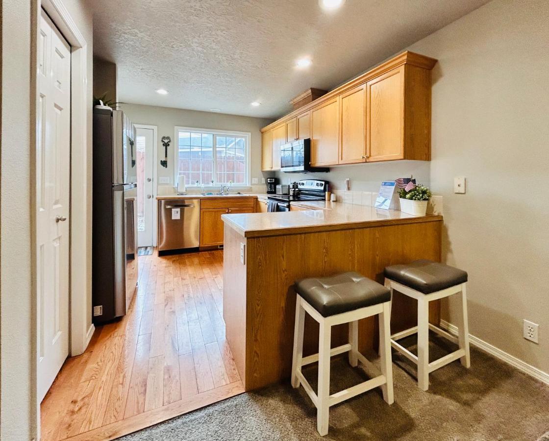 The Getaway Se Boise Condo Across The Street From Greenbelt, Bown Crossing And Boise River 3Bd 3Bath, 4 Beds! Lovely, Homey, Dining Table Seats 6 Buitenkant foto