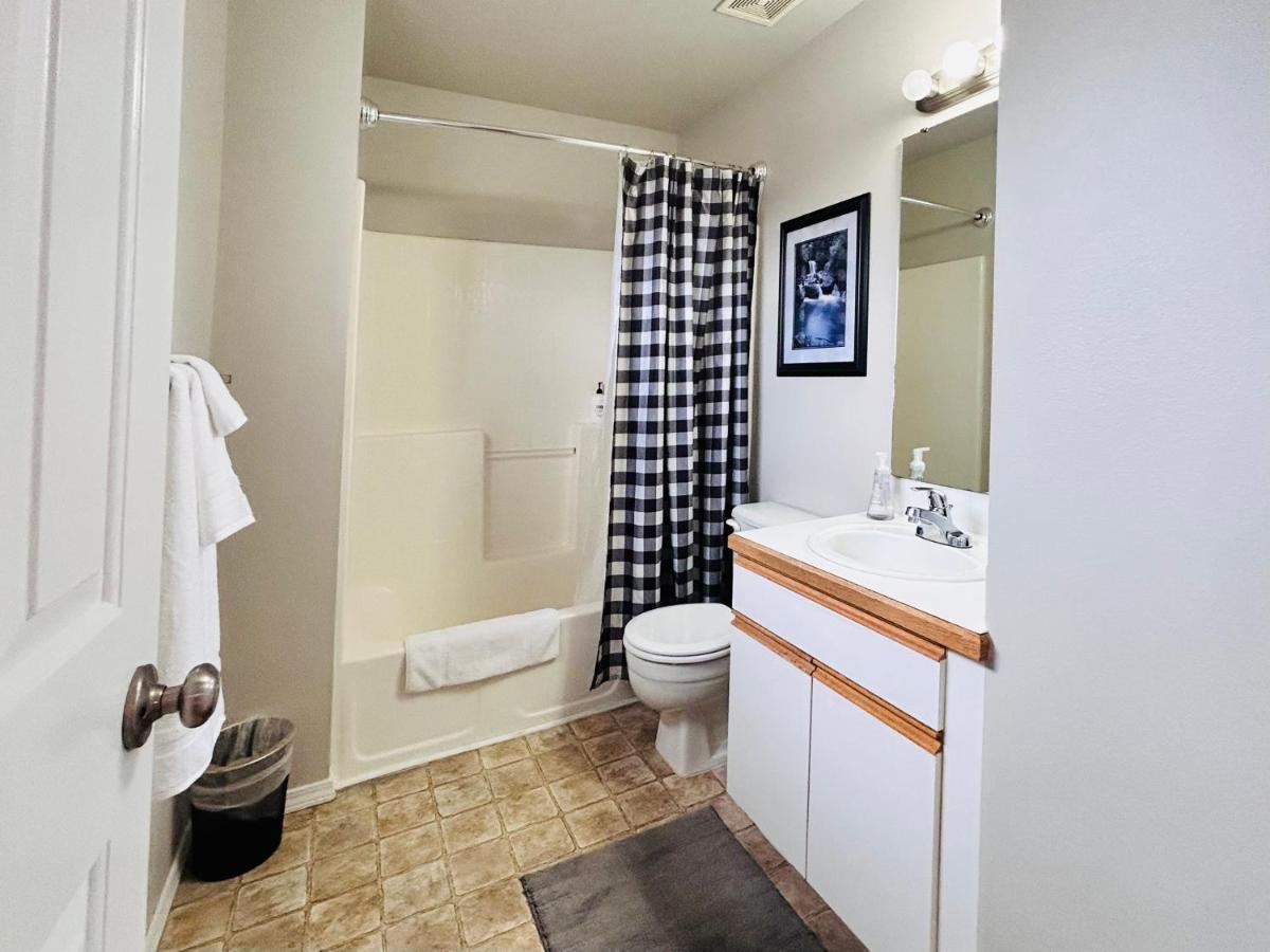 The Getaway Se Boise Condo Across The Street From Greenbelt, Bown Crossing And Boise River 3Bd 3Bath, 4 Beds! Lovely, Homey, Dining Table Seats 6 Buitenkant foto